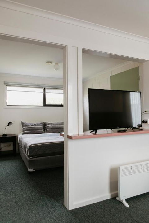 Anchor Wheel Motel - Australia Accommodation 6