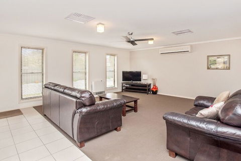Ulmara 2 - Australia Accommodation 6