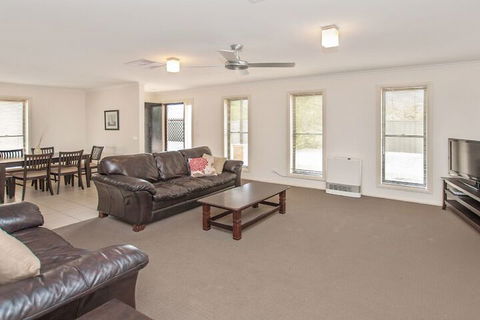 Ulmara 2 - Australia Accommodation 2