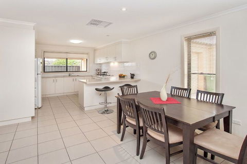 Ulmara 2 - Australia Accommodation 4