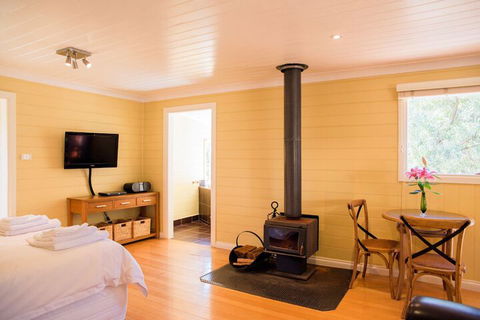 Avalon Private Spa Villa - Adults Only - Australia Accommodation 3