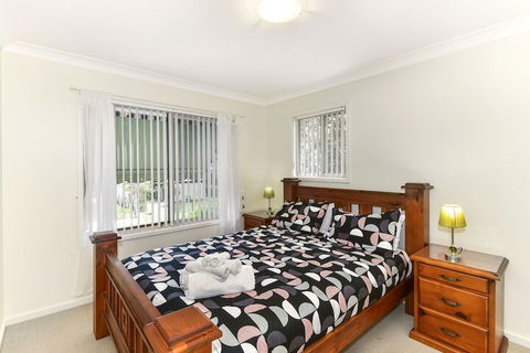Annes Beach Getaway - Australia Accommodation 4