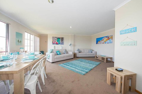Astro Place - Australia Accommodation 3