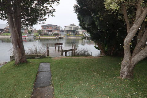 Waterfront Delight On Cater - Australia Accommodation 5