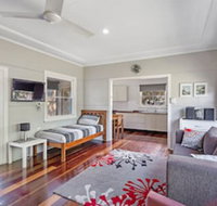 Government Road 102 - Australia Accommodation
