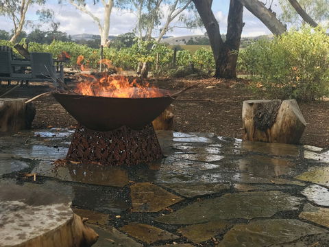 Azalea Cedar-Rose Villa - Australia Accommodation 0