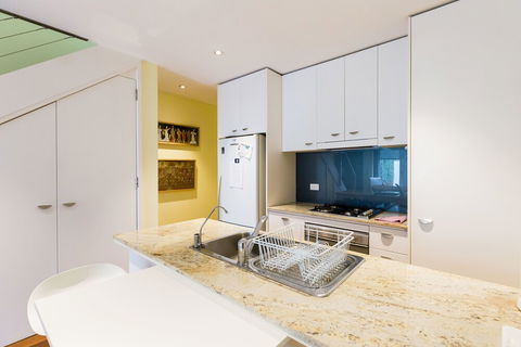ALEXANDER, 2BDR South Melbourne House - Australia Accommodation 2