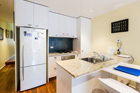 ALEXANDER, 2BDR South Melbourne House - Australia Accommodation 3