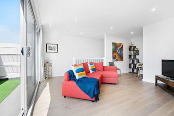 DINA, 2BDR Carlton Apartment - Australia Accommodation 0