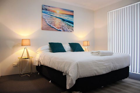 Azure Villa - Australia Accommodation 5