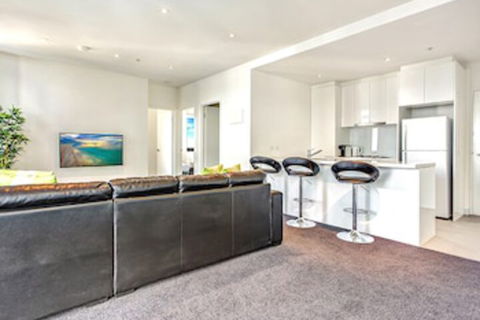 MJ Shortstay Bank Apartments - Australia Accommodation 4