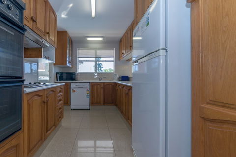 Albacore Unit 4, 12 Ondine Close - Australia Accommodation 1