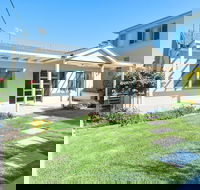 Bamboo Bay at Fingal Bay - Australia Accommodation