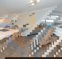 Pebble Pde 1 / 14 Fingal Bay - Australia Accommodation