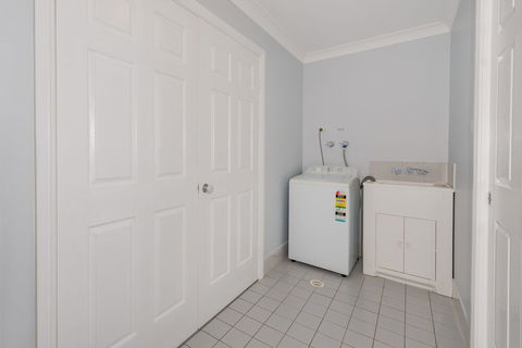 Pebble Pde 1 / 14 Fingal Bay - Australia Accommodation 1