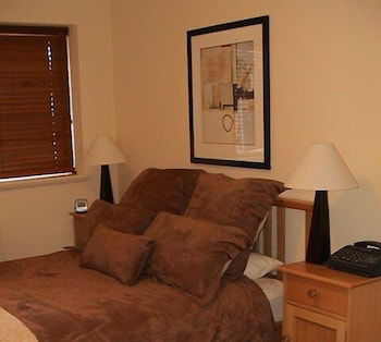 Mark II 2 West - Australia Accommodation 3