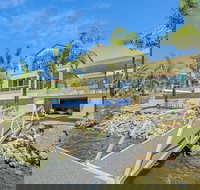 Lakehouse Family Oasis - Australia Accommodation