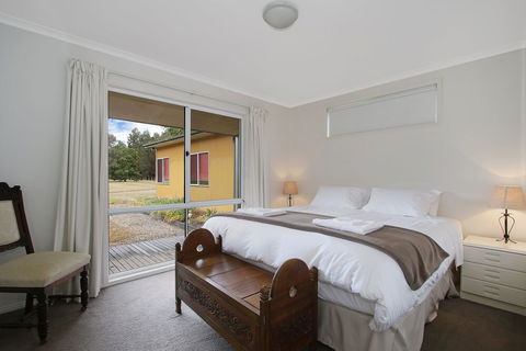 Feathertop Views - Australia Accommodation 1