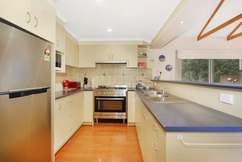 Alpine Vista - Short Walk To Town Centre - Australia Accommodation 1