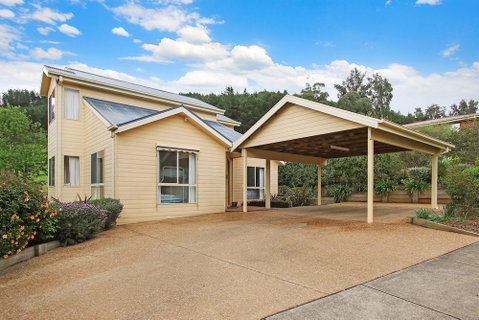 Alpine Vista - Short Walk To Town Centre - Australia Accommodation 2