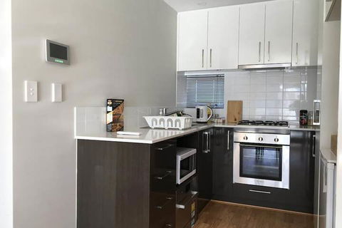 Apartment In Queens Park - Australia Accommodation 6