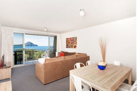 Ocean Shores Unit 10 / 27 Weatherly Close - Australia Accommodation 0