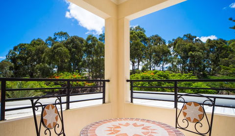 LUXE At Sanctuary Cove - Australia Accommodation 6