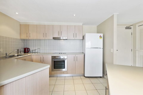 RESORT On The BEACH 4302 - Australia Accommodation 3