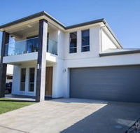 The Races - Swanport - Australia Accommodation