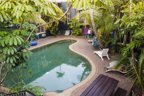 Mad Monkey Backpackers Village - Australia Accommodation 3