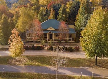 Autumn Beauty 3 - Australia Accommodation 0
