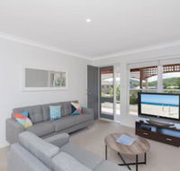 Surf Break 10A Tuna Downstairs - Australia Accommodation