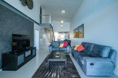 Penthouse At Peninsula - Australia Accommodation 1