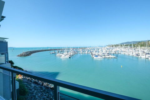 Penthouse At Peninsula - Australia Accommodation 3