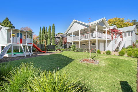 Autumn Home - Our Place At Bright - Australia Accommodation 5