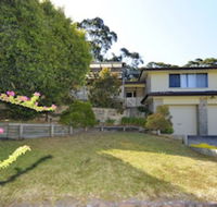 Pet Friendly Lentara St. 10 Fingal Bay - Australia Accommodation
