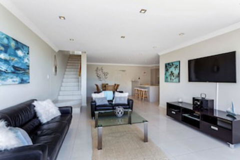 Aura 13 Shoal Bay - Australia Accommodation 0