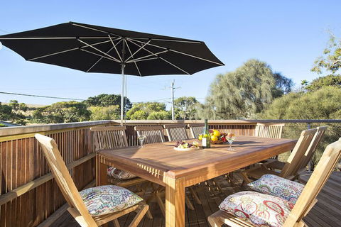 Smith Beach Getaways Beachwood House - Australia Accommodation 6