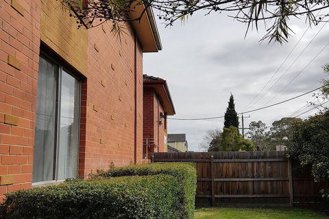 Clayton Apartment - Australia Accommodation 2