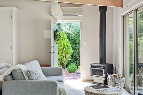 Adelaide Hills Retreats - Australia Accommodation 5
