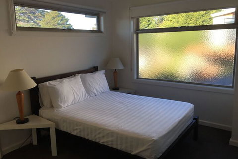 Aquawaters House By Barefoot Beach Stays - Australia Accommodation 3