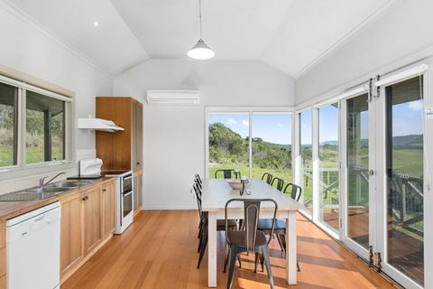 Joanna Cottage - Australia Accommodation 2
