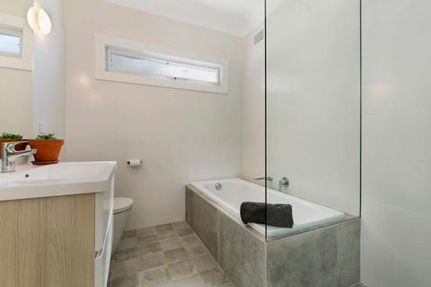 Bayscape At Hardys Bay / Killcare - Australia Accommodation 2