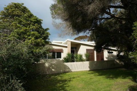 Baillieu Breeze - Australia Accommodation 2