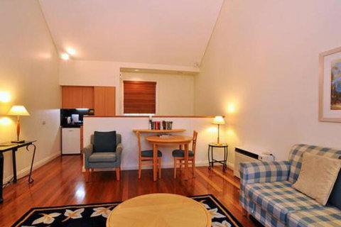 Villa Merlot Located Within Cypress Lakes - Australia Accommodation 4