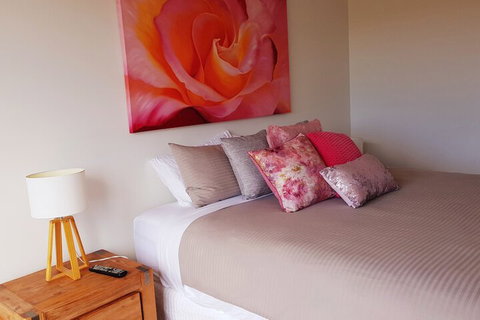 Amaranthine Abodes - Australia Accommodation 2