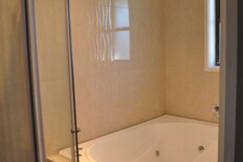 Lake & Ocean View - Australia Accommodation 2