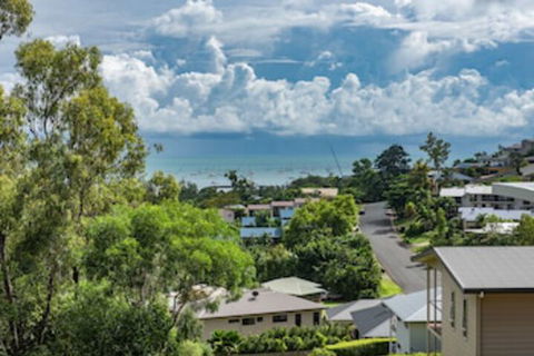Austinmer - Cannonvale - Australia Accommodation 0