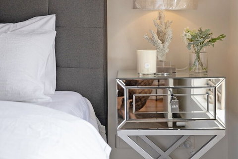 AUJOY 4 Bed Townhouse Glen Waverley - Australia Accommodation 3