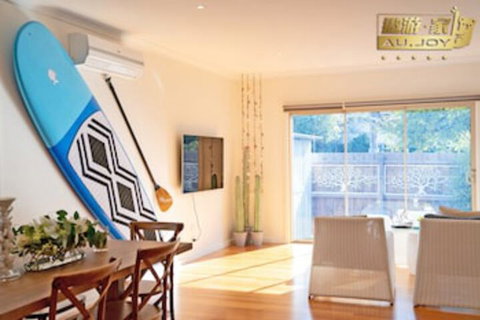 AUJOY 4 Bed Townhouse Glen Waverley - Australia Accommodation 0